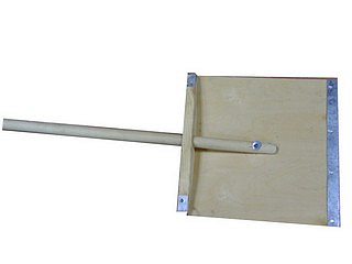 Лопата снег. фанер. 380х380 с  мет. планкой с/ч  /50/