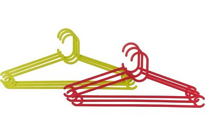 Набор пластмассовых вешалок