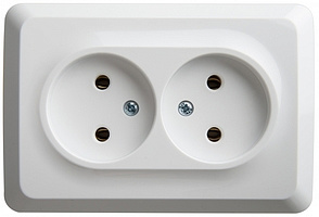 Розетка 2-м угловая ОП 16А б/з белый SchE PA16-105B