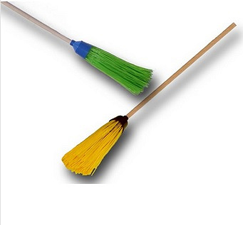 Метла синтетическая круглая с черенком ЭКОНОМ