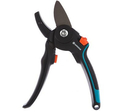 Секатор c наковаленкой GARDENA A/M 08903